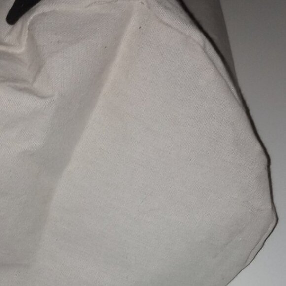 Adjustable Crossbody Bag and Two Gifts - Picture 11 of 14